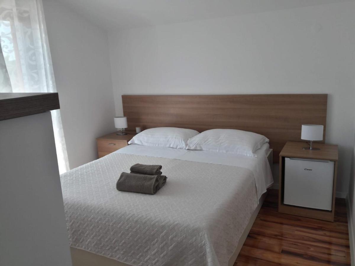 Apartments Emanuela Sukosan Ruang foto